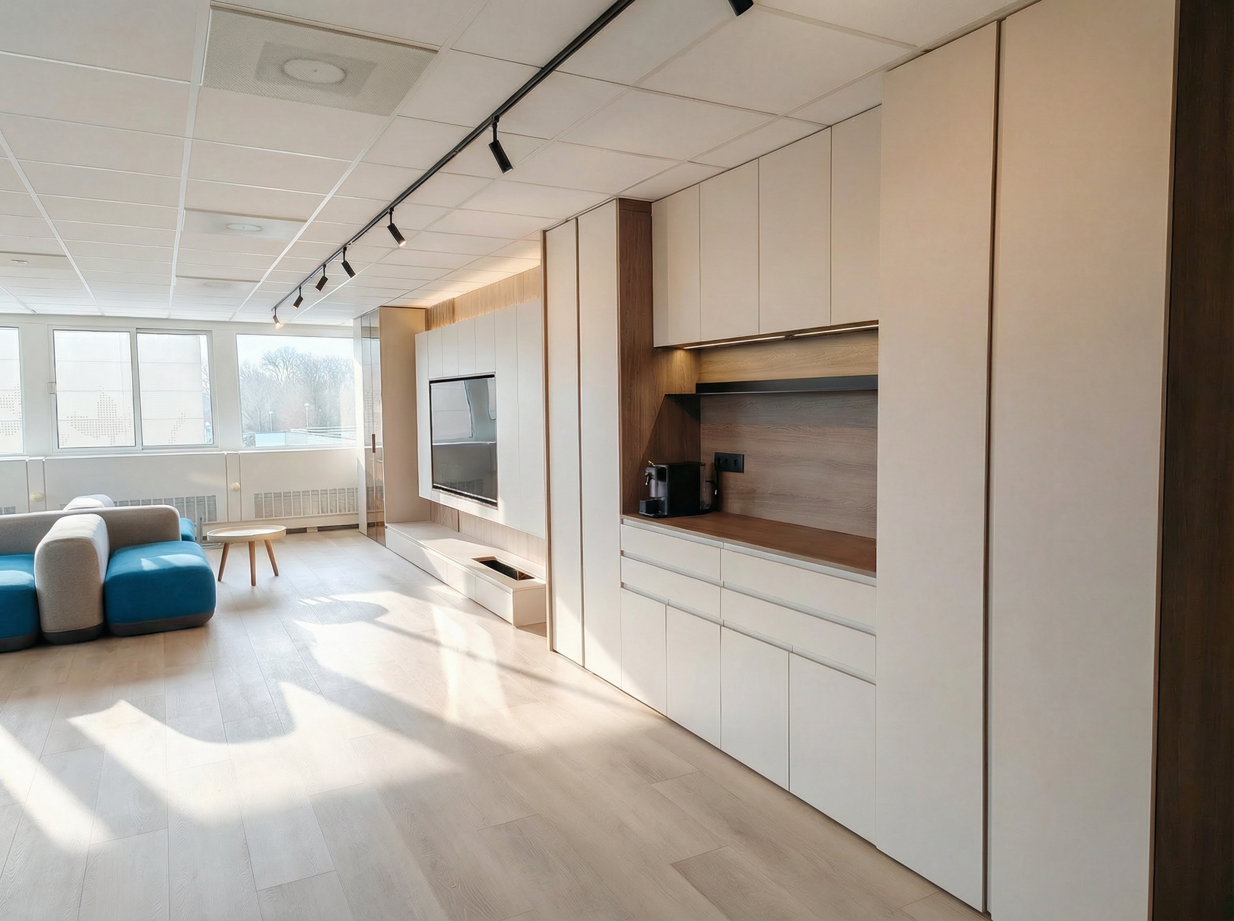 Wandkasten en koffiehoek